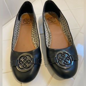 Daisy Fuentes Ruby Black Ballet Flats, Faux Leather with Silver Medallion,Size 8